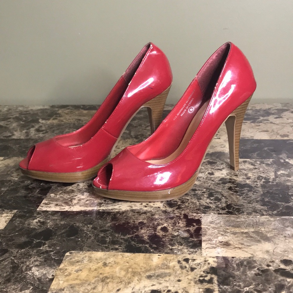 Women’s “delicious” red heel size 9